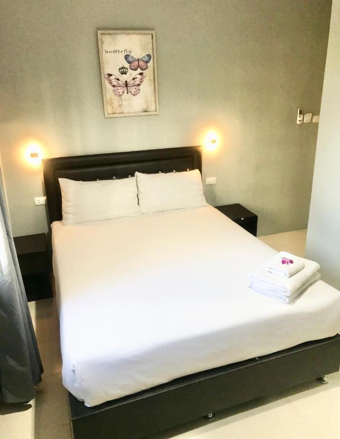 Harrys Resiendence Hotel Bangkok Buitenkant foto